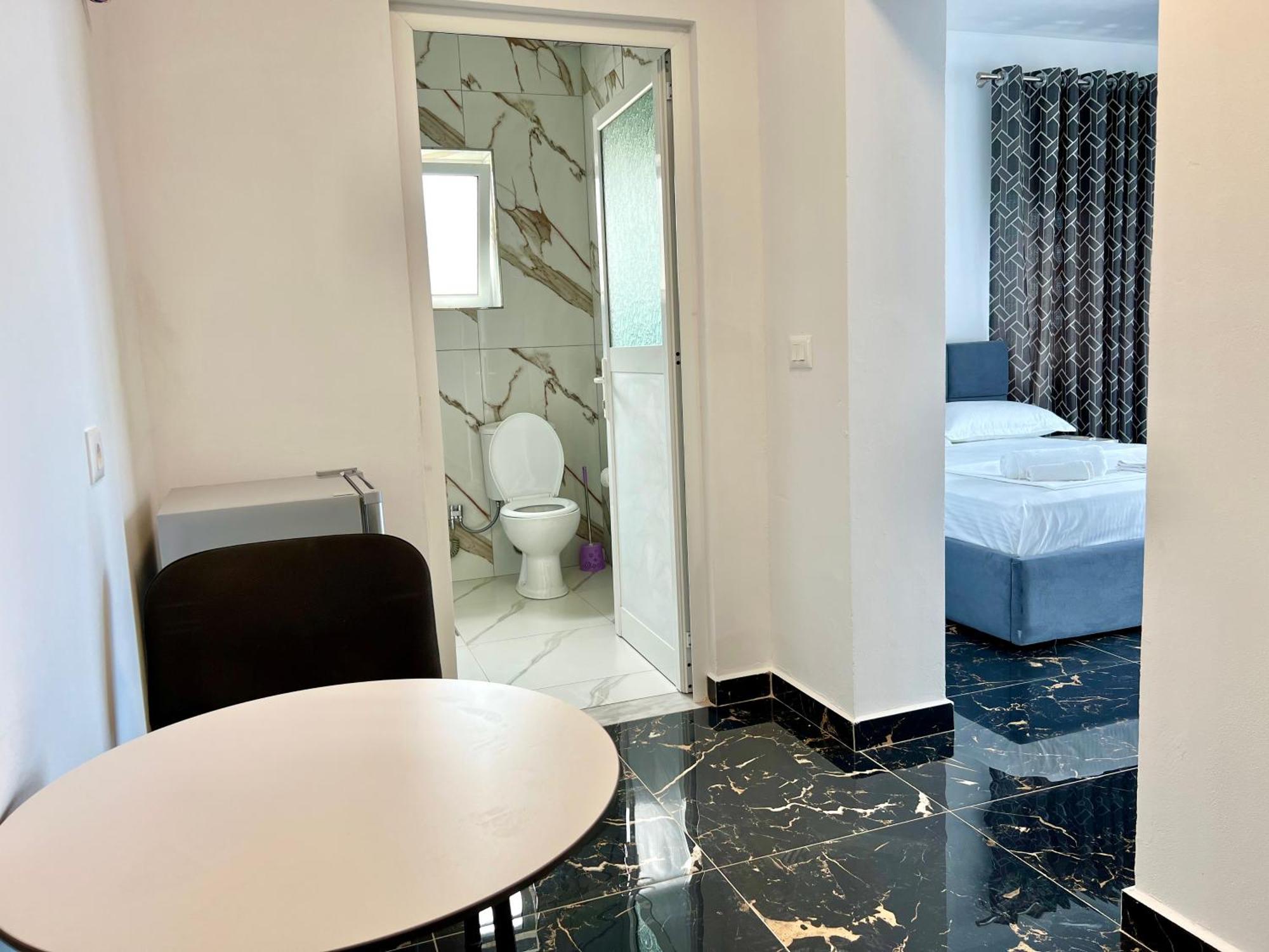 סרנדה Redi'S Seaview Apartments מראה חיצוני תמונה